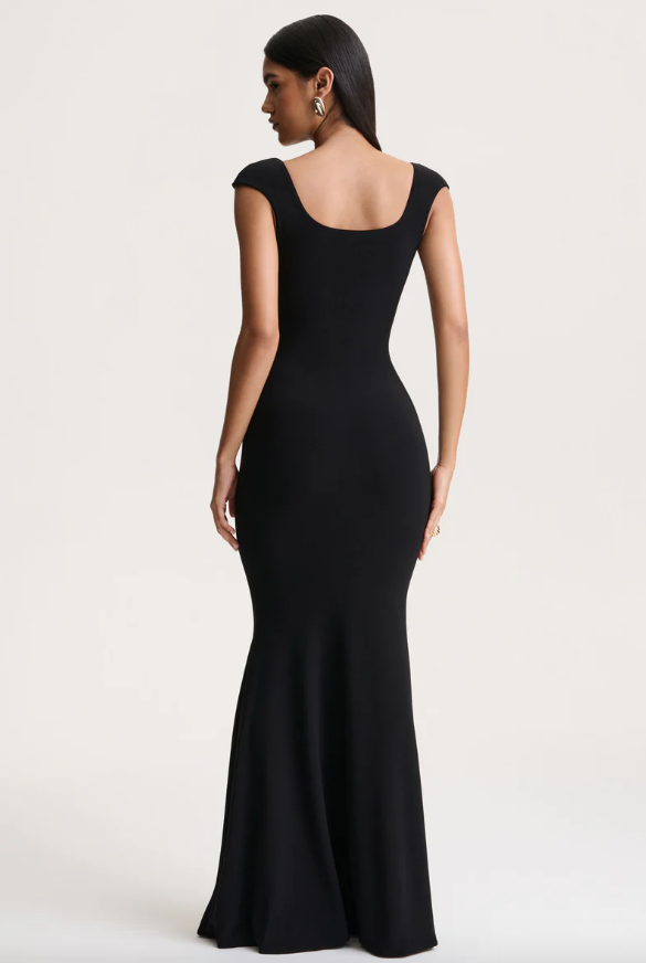 Piper Black Square Neck Maxi Dress Wit Cap-Sleeves